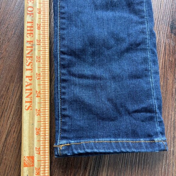 Judy Blue Skinny Fit Capri Jeans JB72115DK  Distressed Medium Wash Size 7/28 - Picture 10 of 12